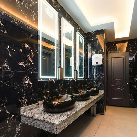 Kleopatra Arsi מלון אלאניה