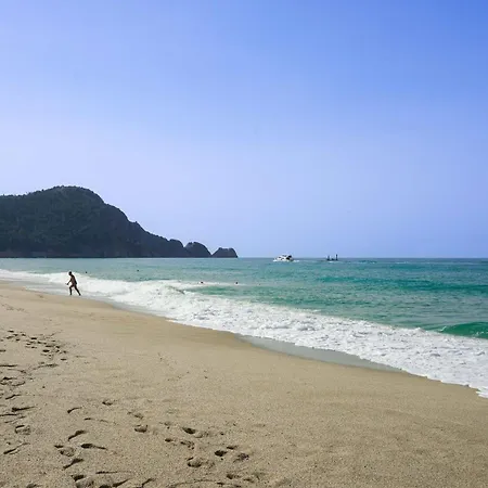 מלון Kleopatra Arsi אלאניה